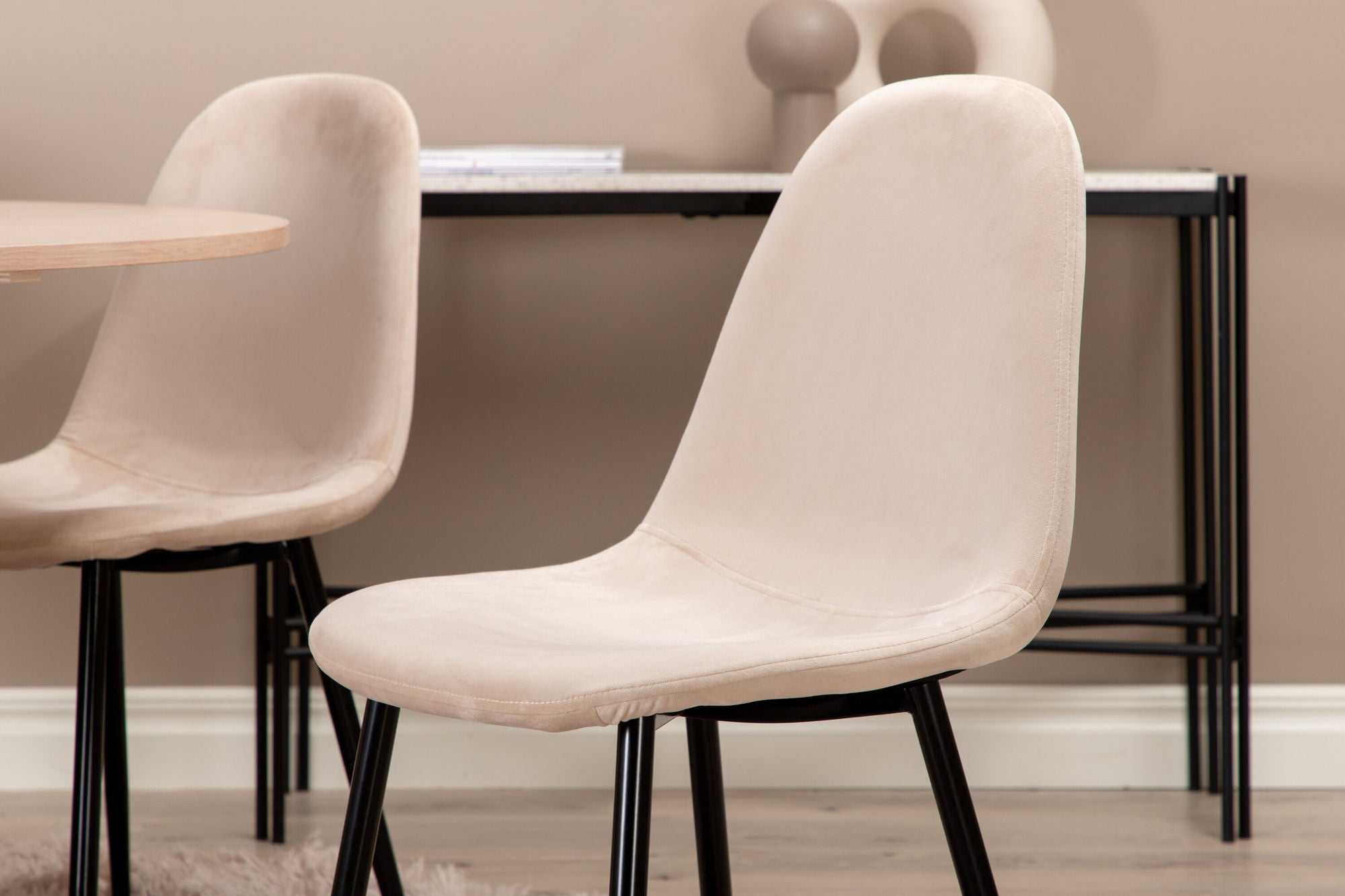 Venture Home Bianca rund spisebord , White Wash Black Veneer+Polar Spisebordsstol, Black legs Beige Velvet (ers√§tter 19902,880)_4