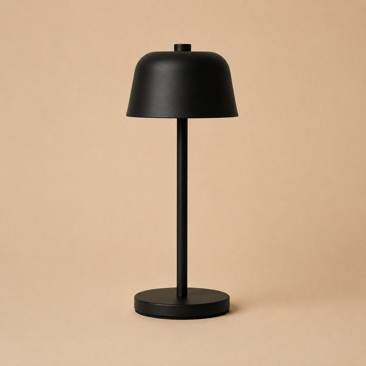 Anton Sort genopladelig bordlampe