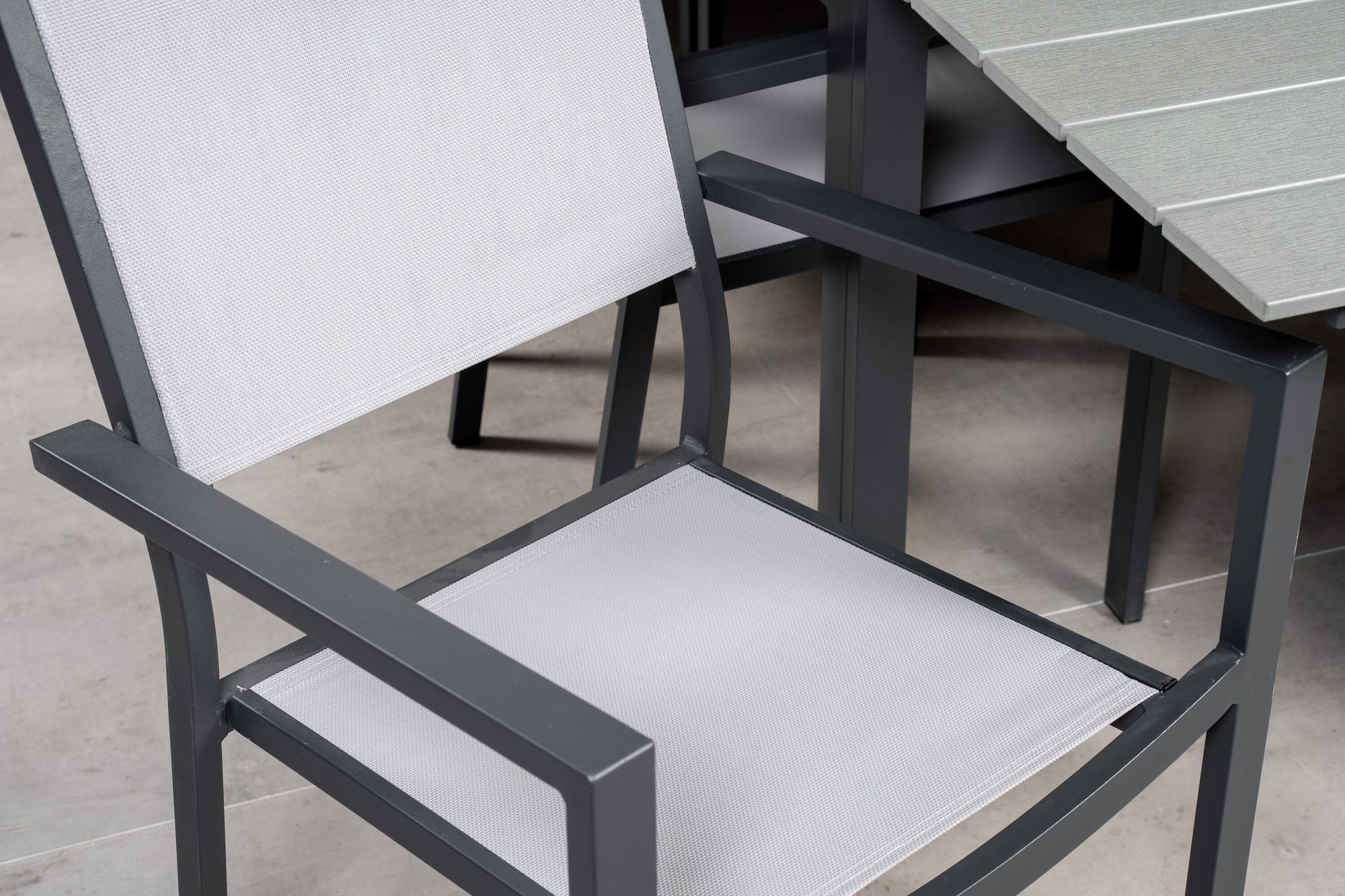 Venture Home Levels spisebord 224/324*100 - Black Aintwood +Copacabana Arm stol (stackabl