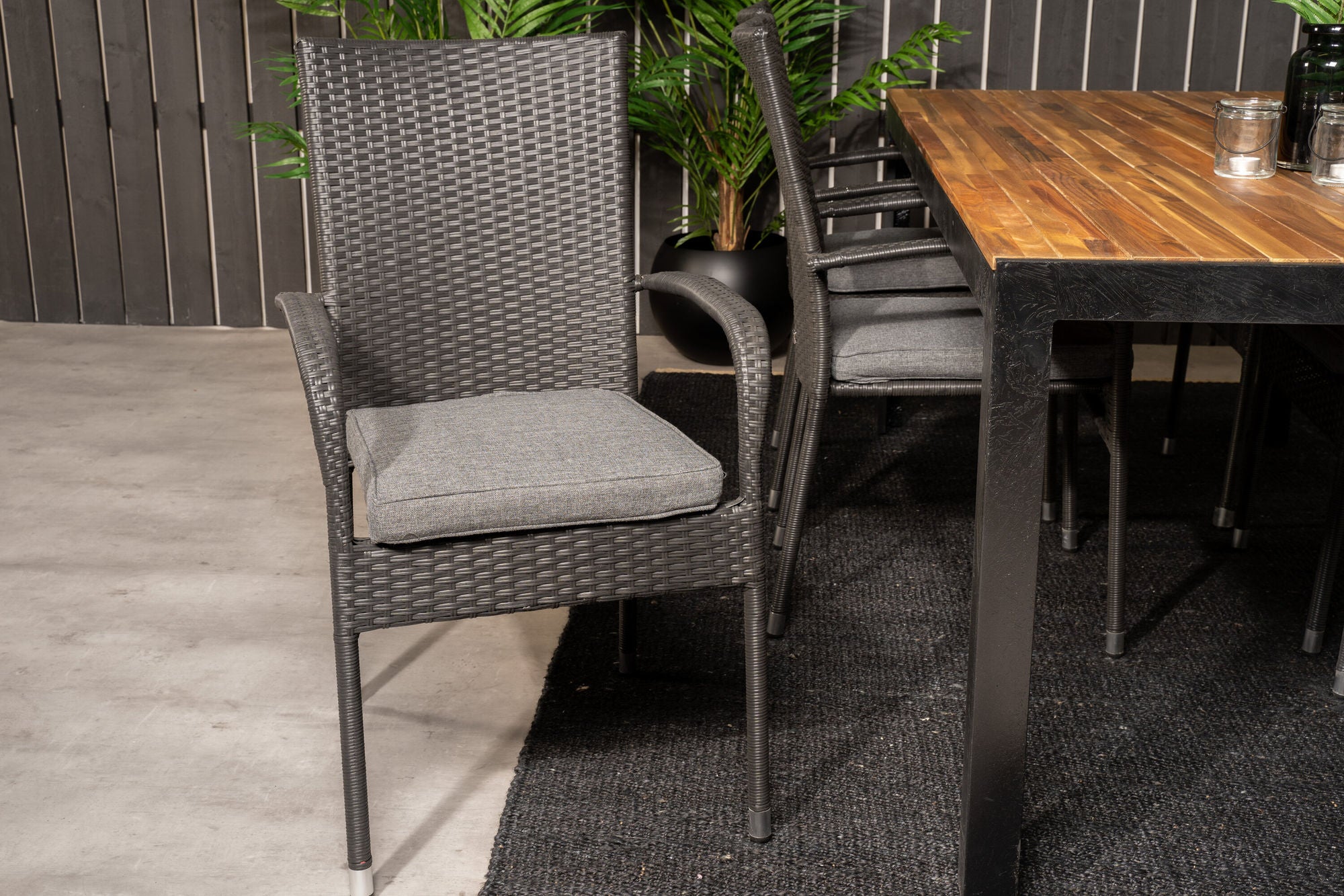 Venture Home Bois spisebord 200*100cm - Black Legs / Acacia +Anna Arm stol (stackable) -