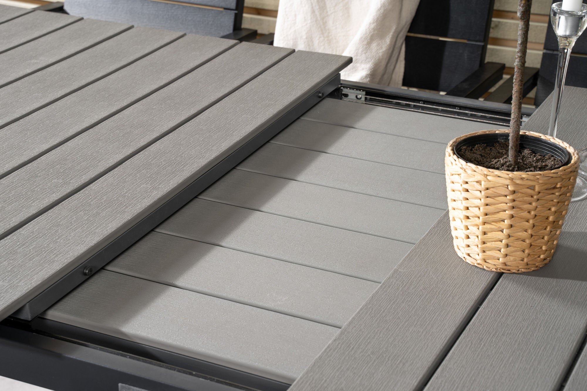 Venture Home Levels spisebord 160/240*90 - Black Alu / Grey Aintwood +Levels stol (stacka