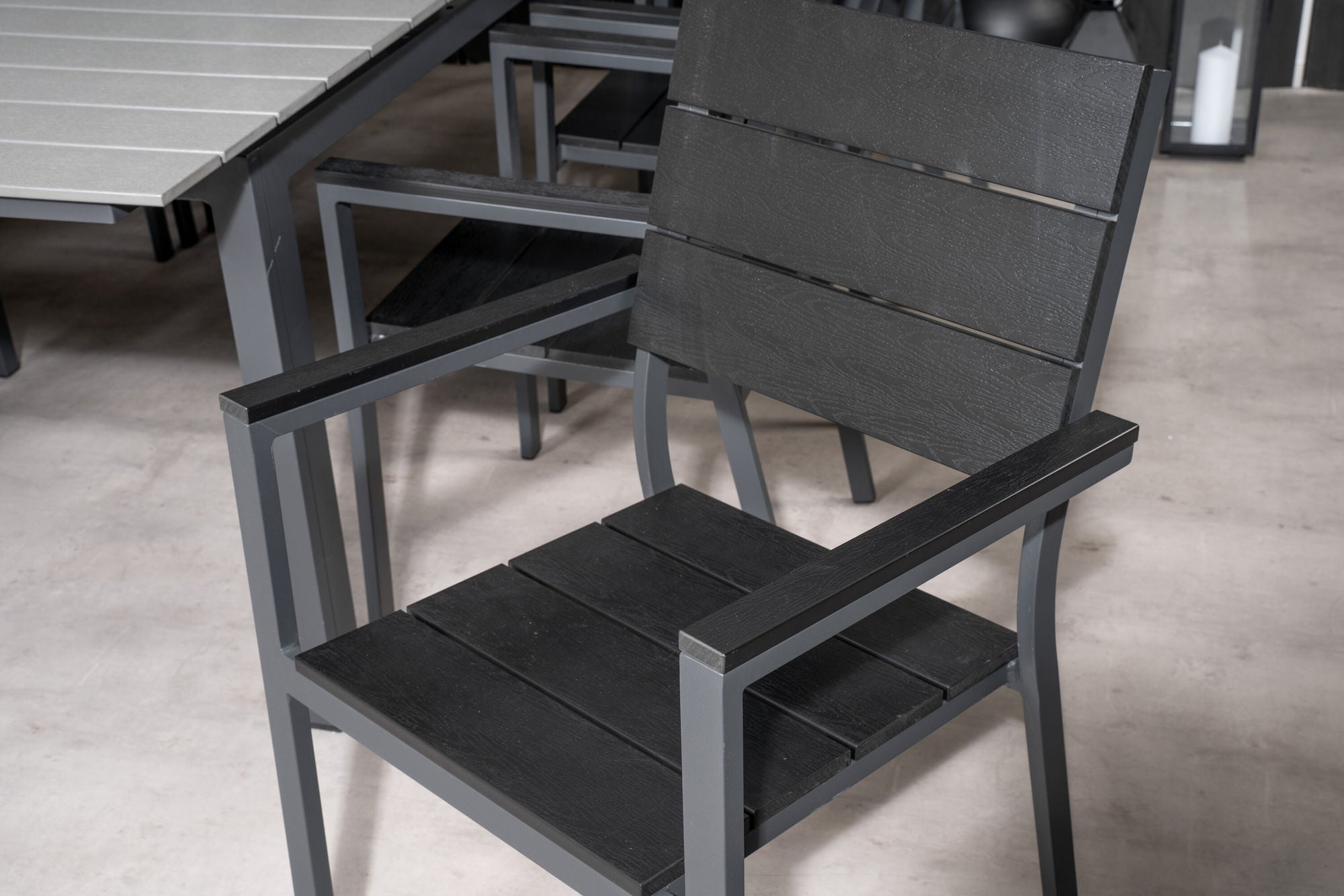 Venture Home Levels spisebord 160/240*90 - Black Alu / Grey Aintwood +Levels stol (stacka