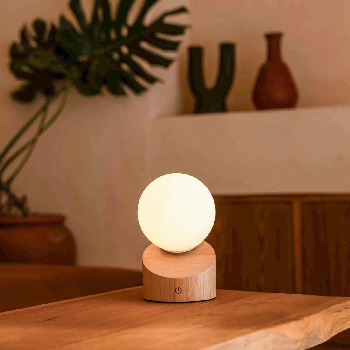 Morris lysebrun genopladelig bordlampe