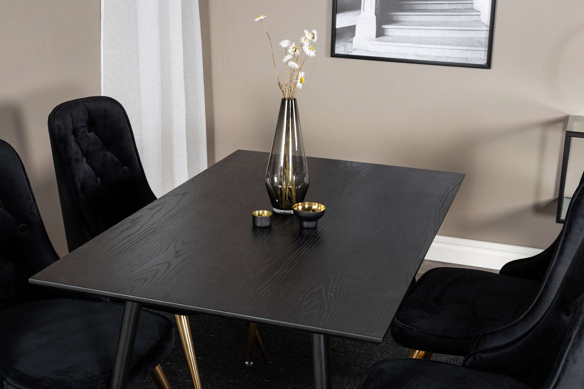 Venture Home Dipp spisebord - 120 cm - Black Veneer - Black Legs w. Brass dipp+Velvet Deluxe Spisebordsstol - Black / Brass_4