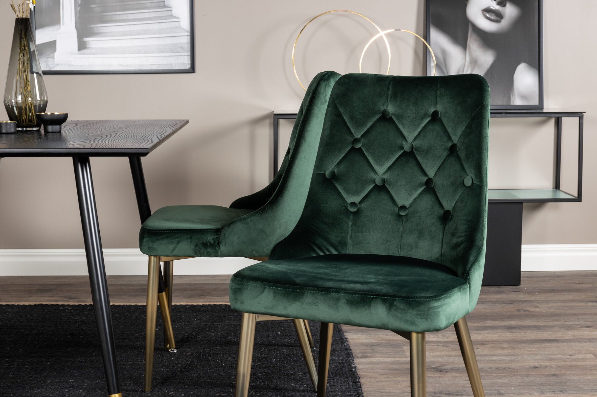 Venture Home Dipp spisebord - 120 cm - Black Veneer - Black Legs w. Brass dipp+Velvet Deluxe Spisebordsstol - Green / Brass_4