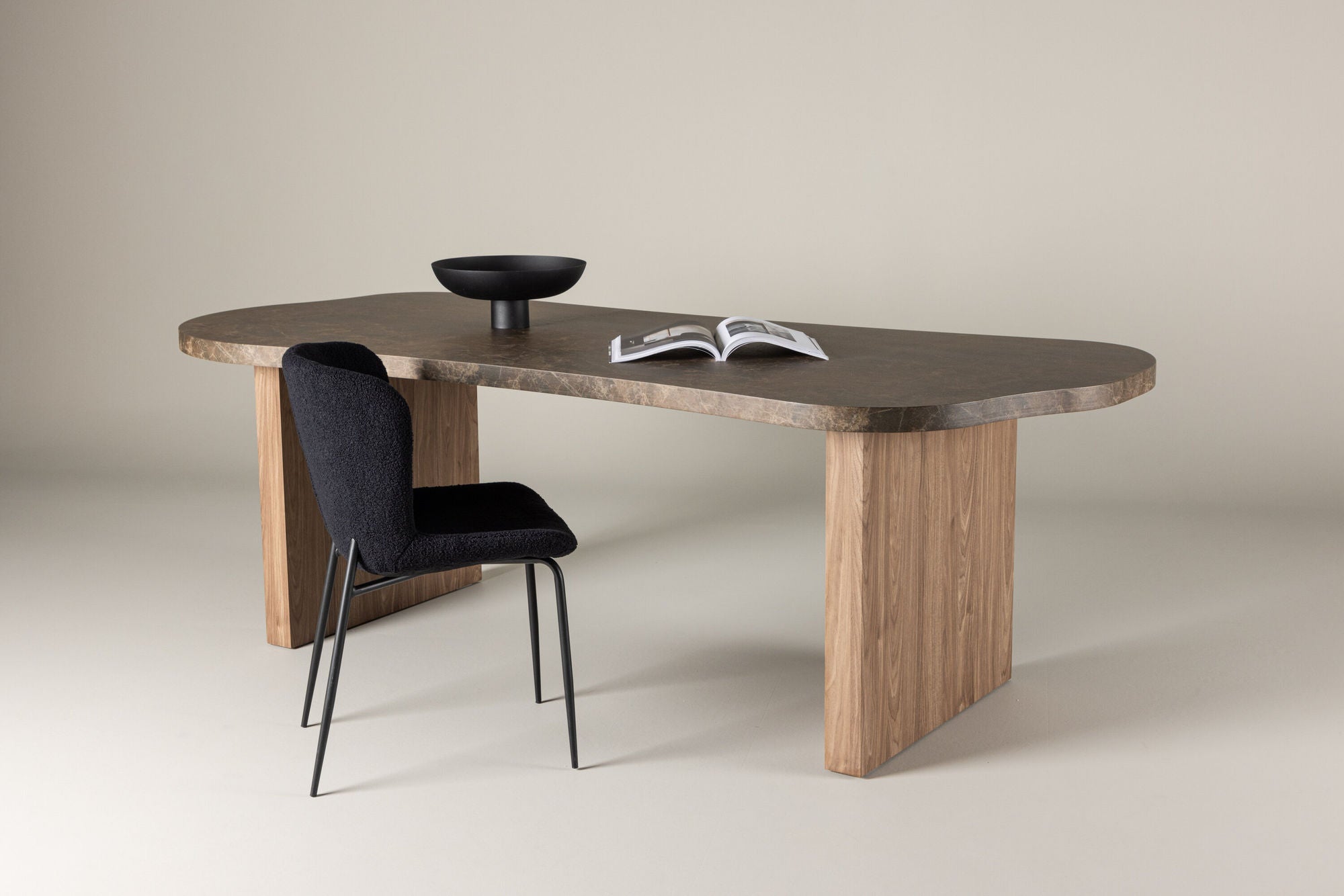 Vind Eleonora spisebord 100x230 cm - Brown / Marblelook