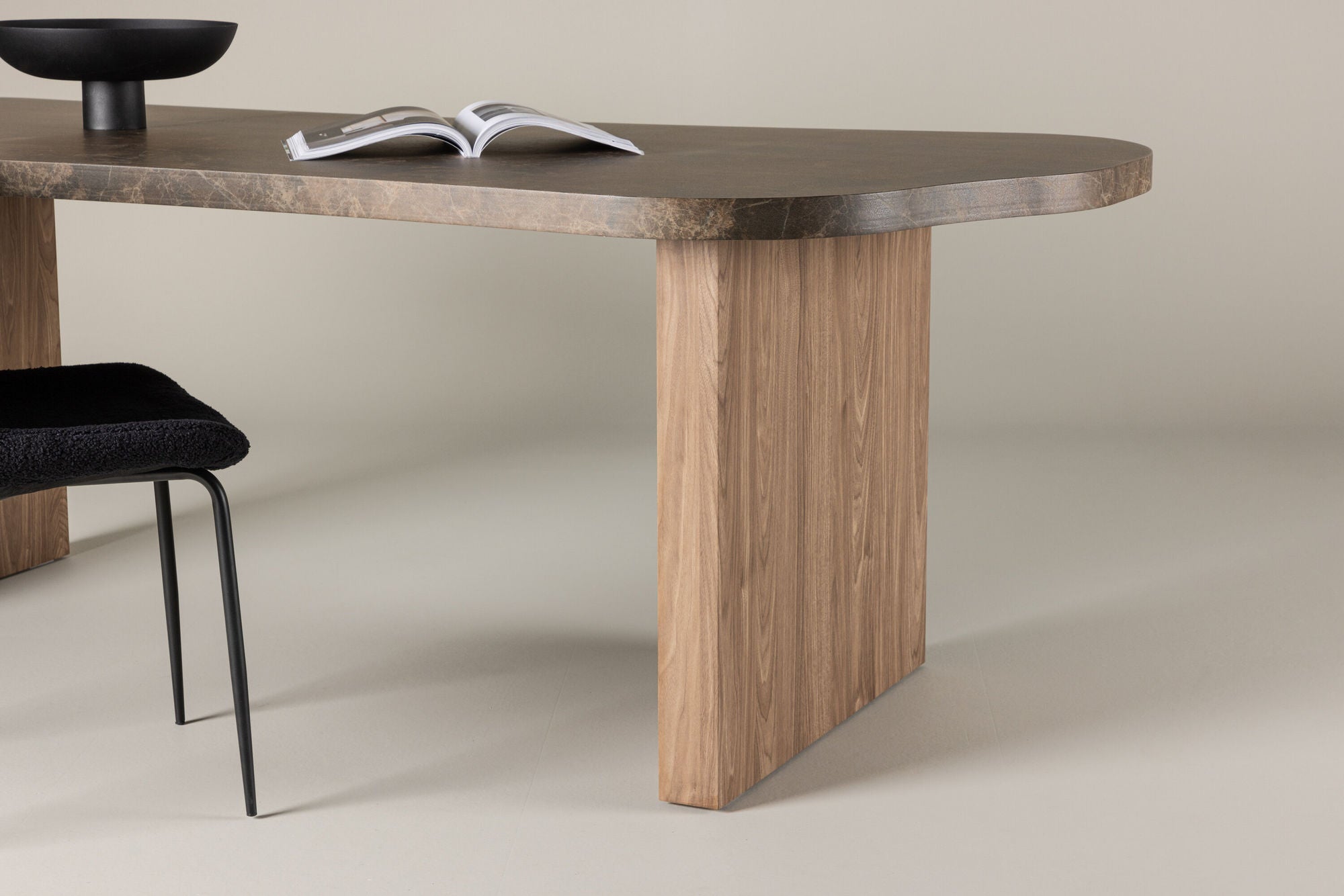 Vind Eleonora spisebord 100x230 cm - Brown / Marblelook