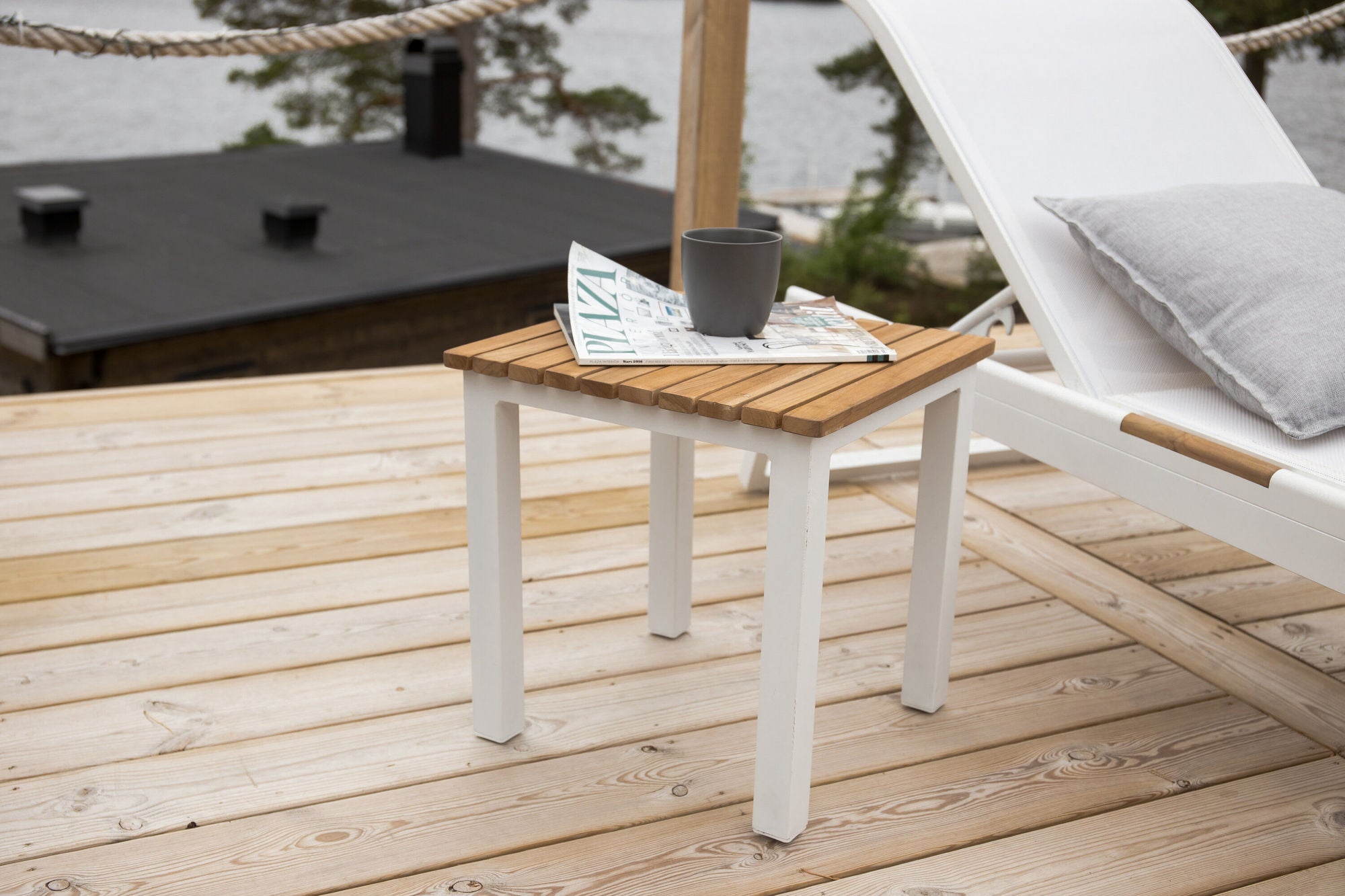 Venture Home Mexico Side bord 40*40 - White/Teak