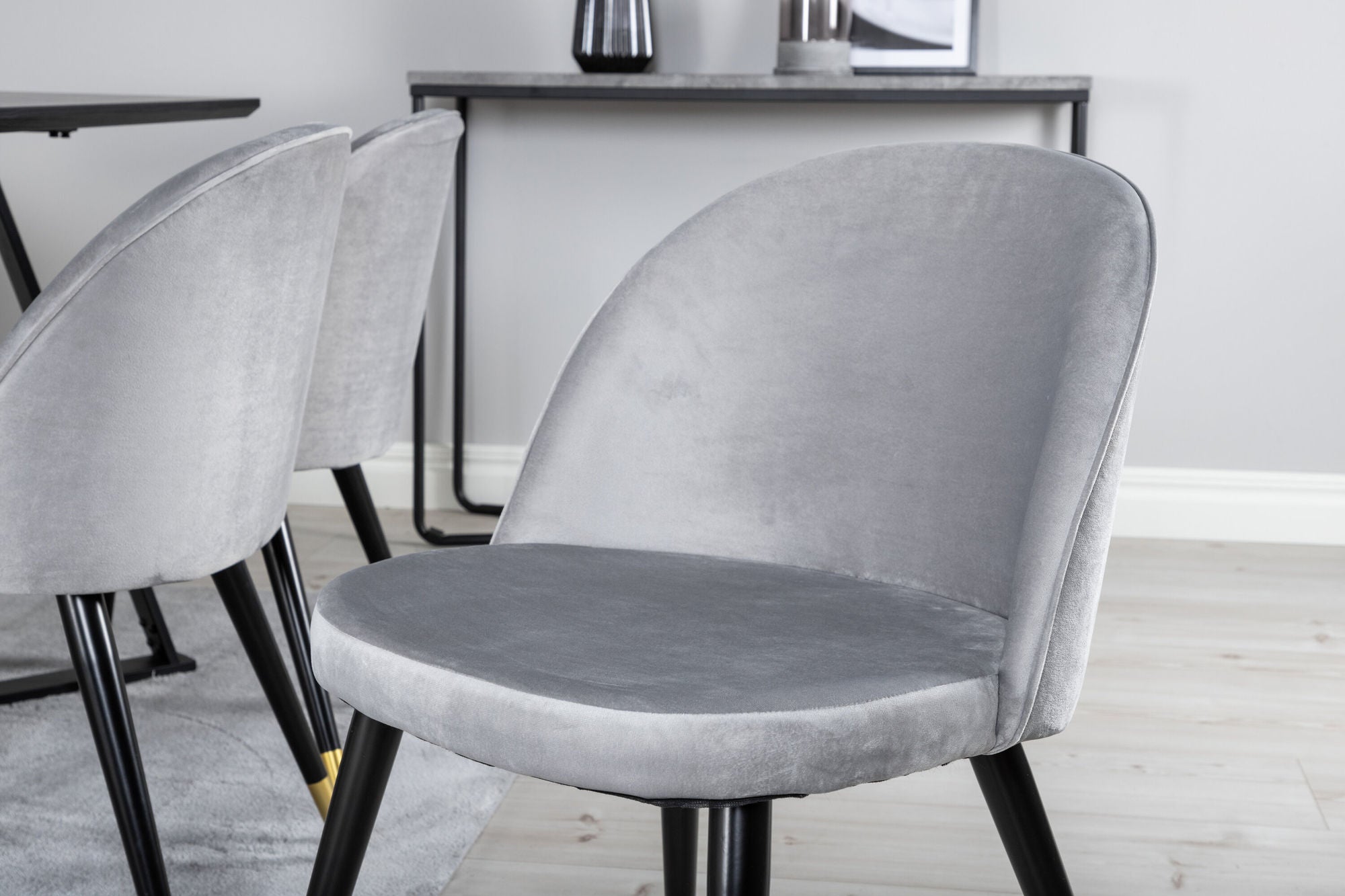 Venture Home Marina spisebord - Black top / Black Legs +Velvet Spisebordsstol Brass - Light Grey / Black_6