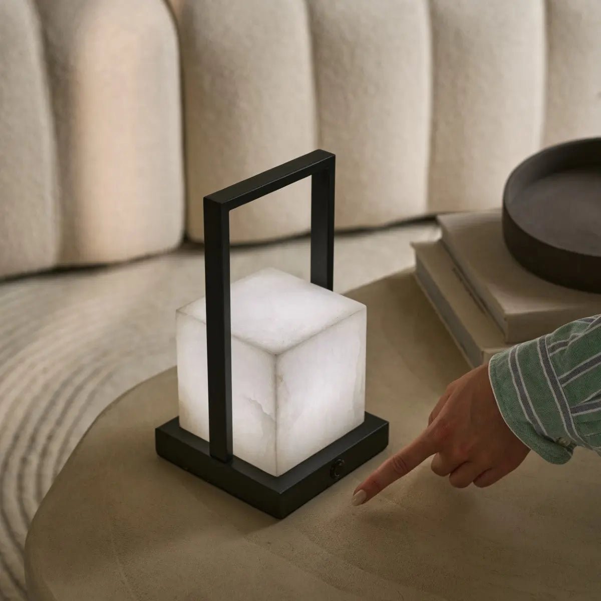 Nola Alabaster Genopladelig Bordlampe