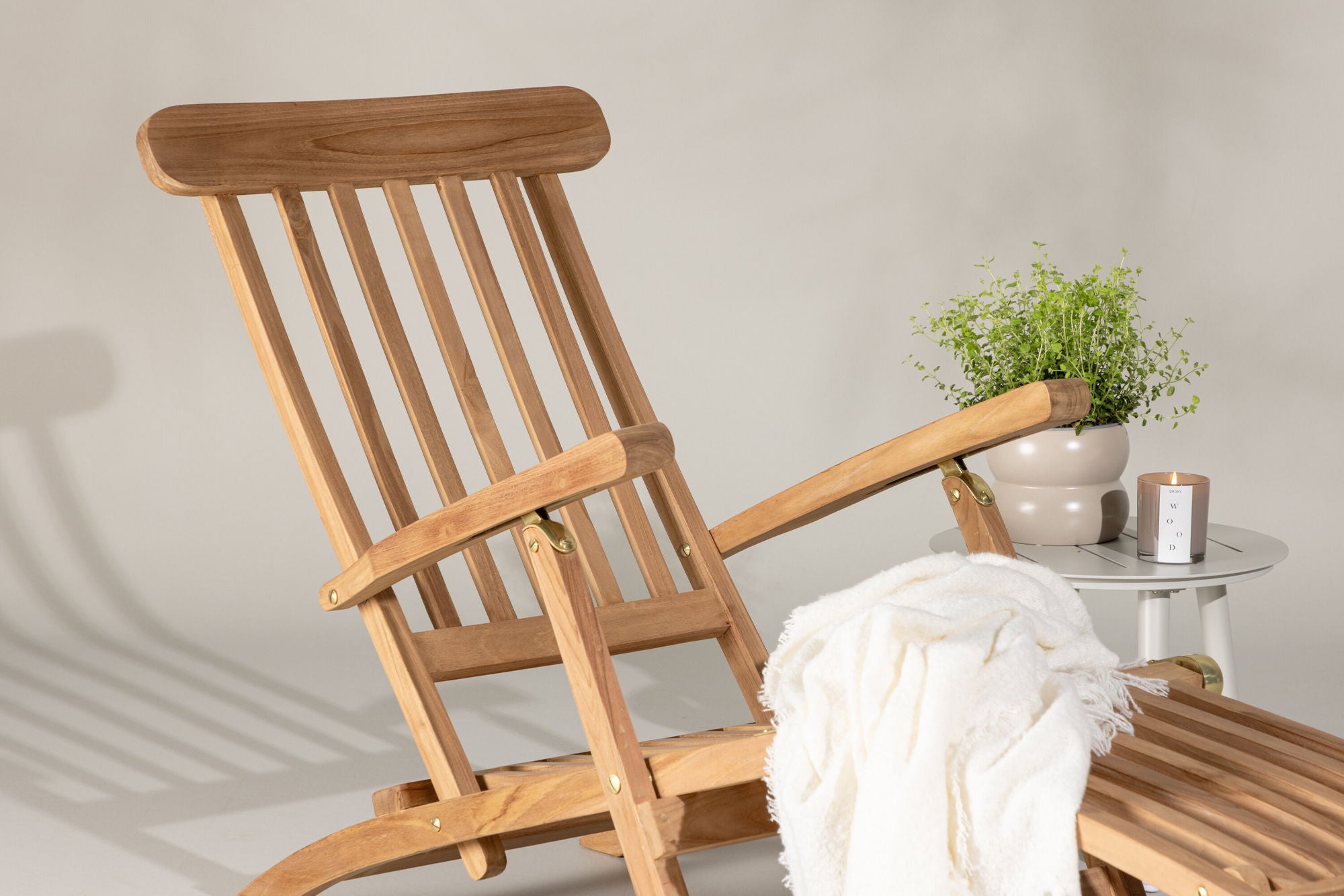 Venture Home Kenya Sunbed - Teak