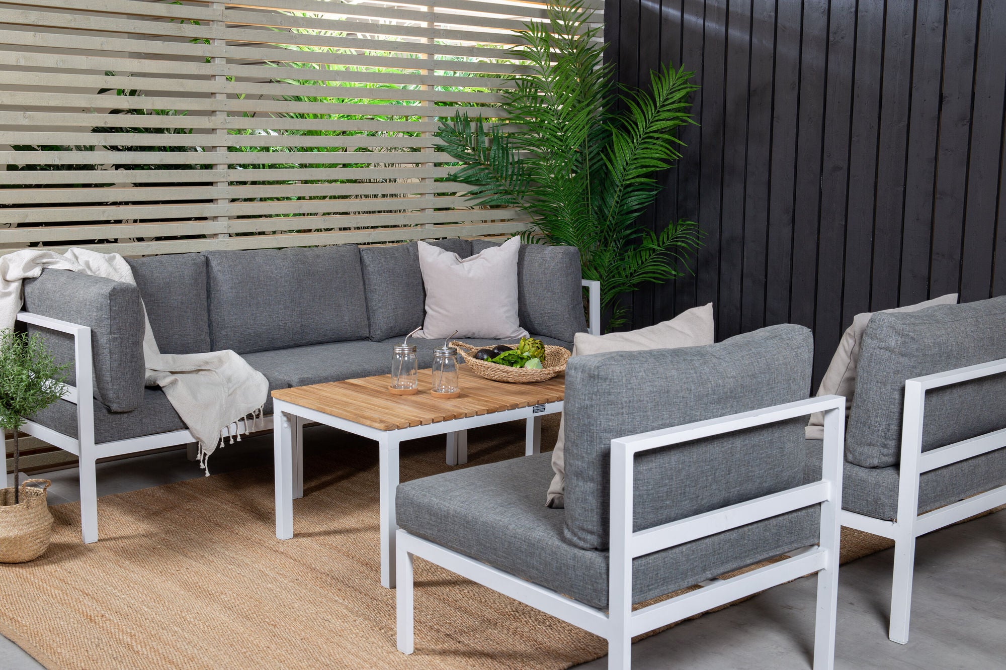Venture Home Copacabana hjørne Part - White Alu / Grey Cushion+Brasilia Sofa bord 60*110*55