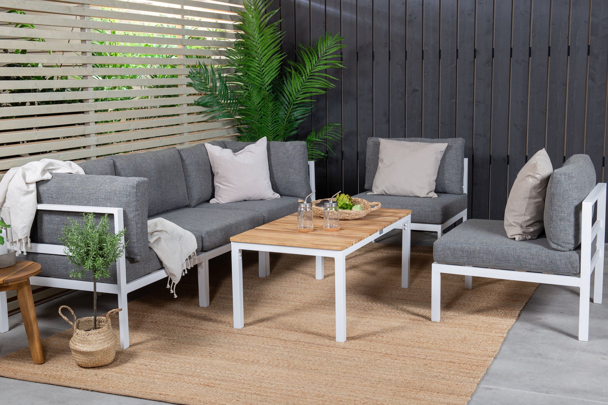 Venture Home Copacabana hjørne Part - White Alu / Grey Cushion+Brasilia Sofa bord 60*110*55