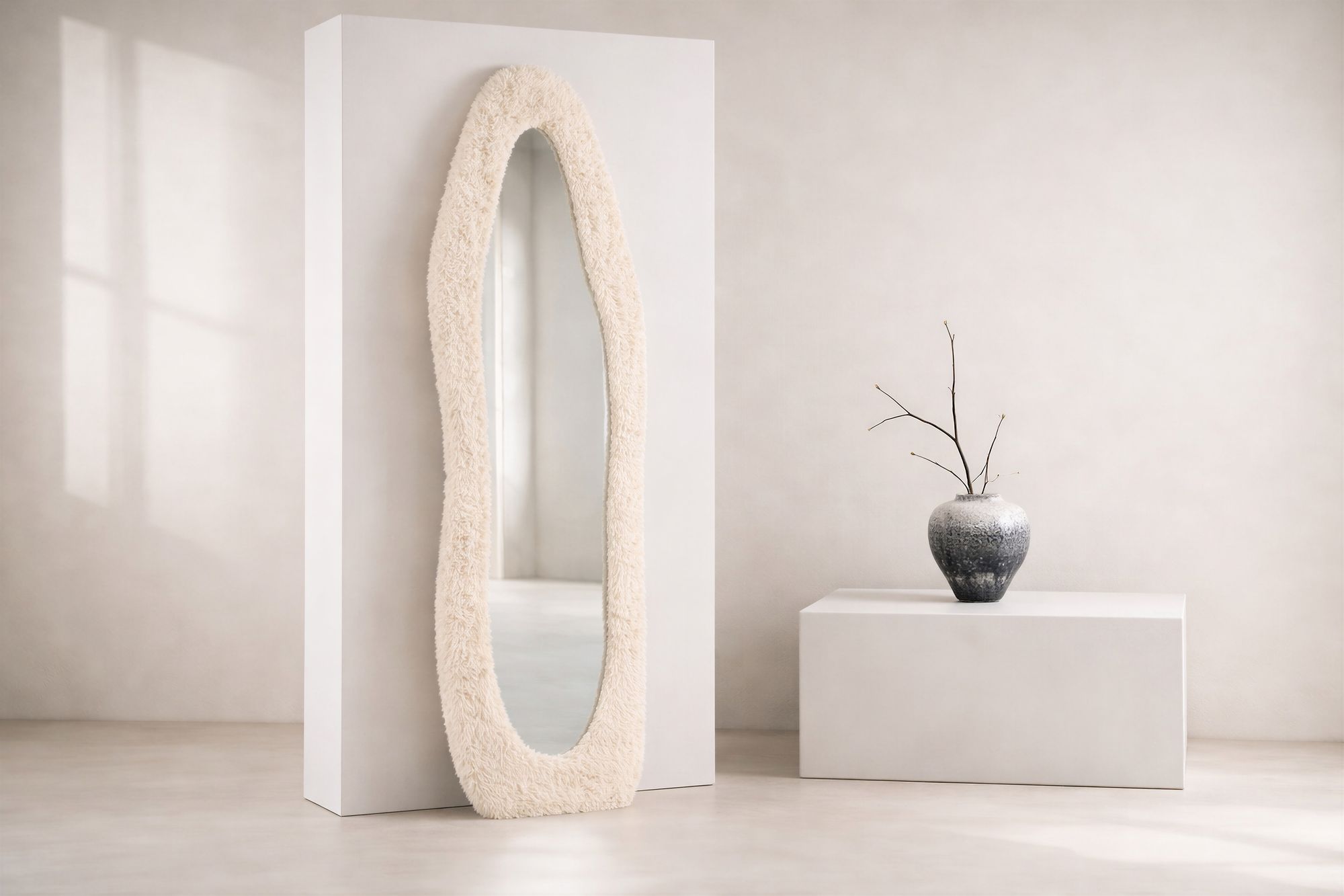 Venture Home Mirza spejl - 193*67cm - Beige Fake Fur / Glass