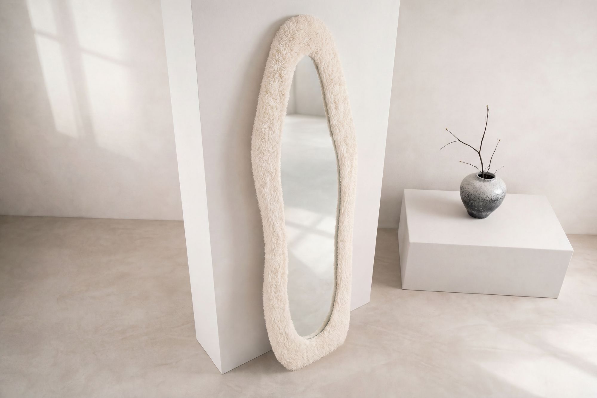 Venture Home Mirza spejl - 193*67cm - Beige Fake Fur / Glass