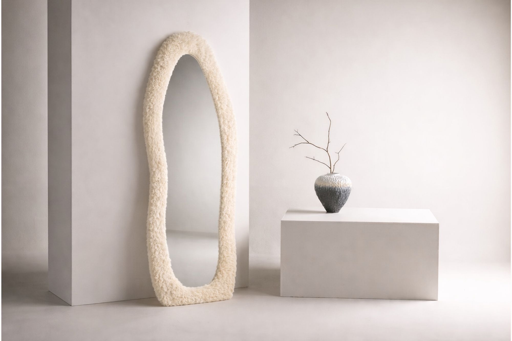 Venture Home Mirza spejl - 160*60cm - Beige Fake Fur / Glass