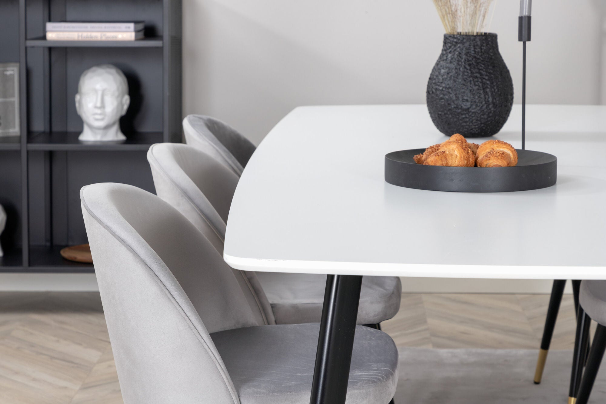 Venture Home Polar Elips Matbord - Svart / Vit - 240*100*H75 +Velvet Spisebordsstol Brass - Light Grey / Black _6