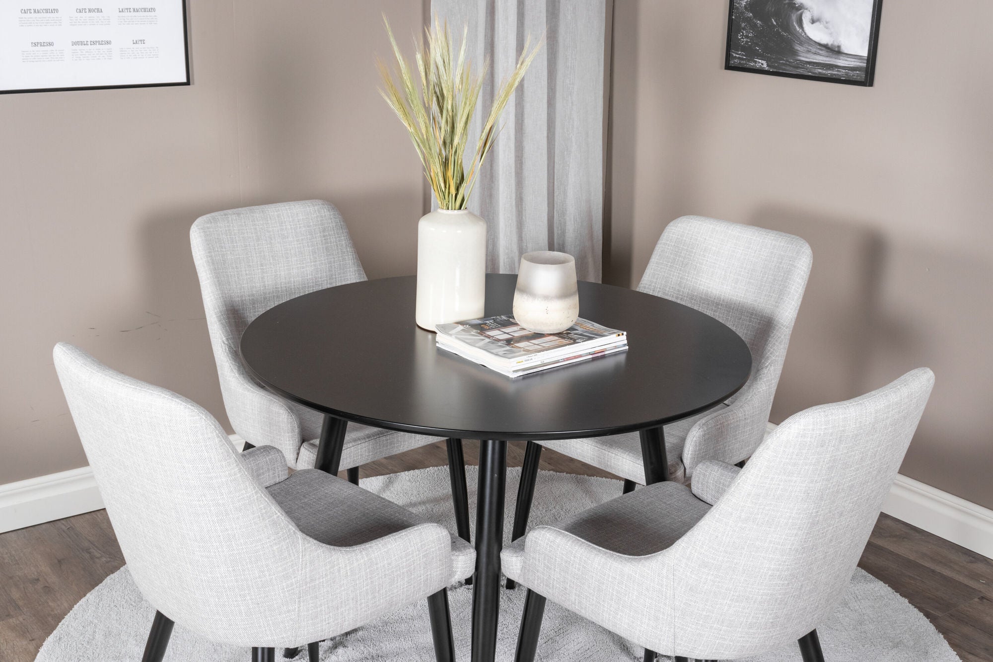 Venture Home Plaza Runt Matbord - Svart / Svart - ø100*H75 +Plaza Dining chair - Black legs - Light Grey Fabric _4
