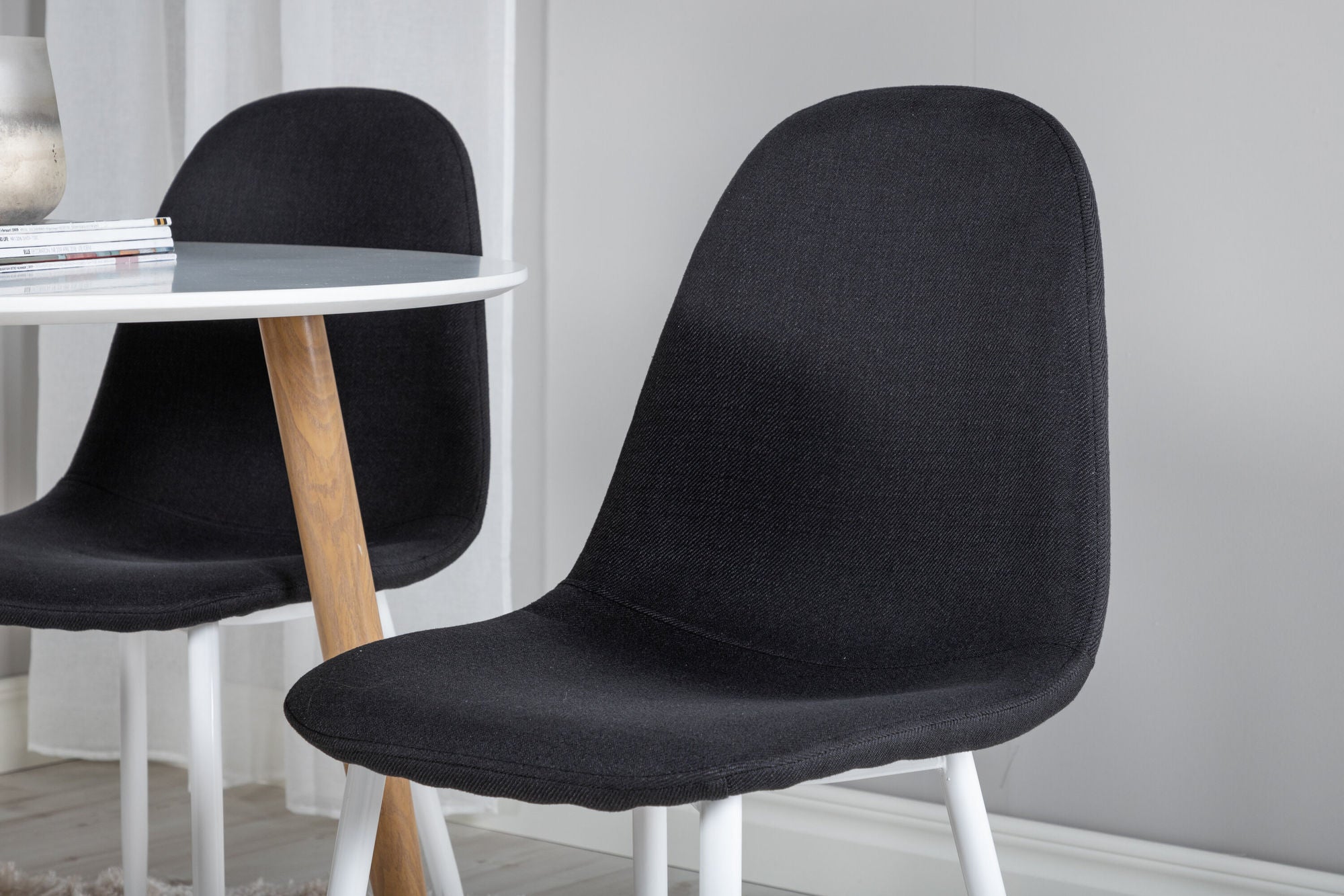 Venture Home Plaza Runt Matbord - Ek-Look / Vit - ø100*H75 +Polar Spisebordsstol - White Legs - Black Fabric _4