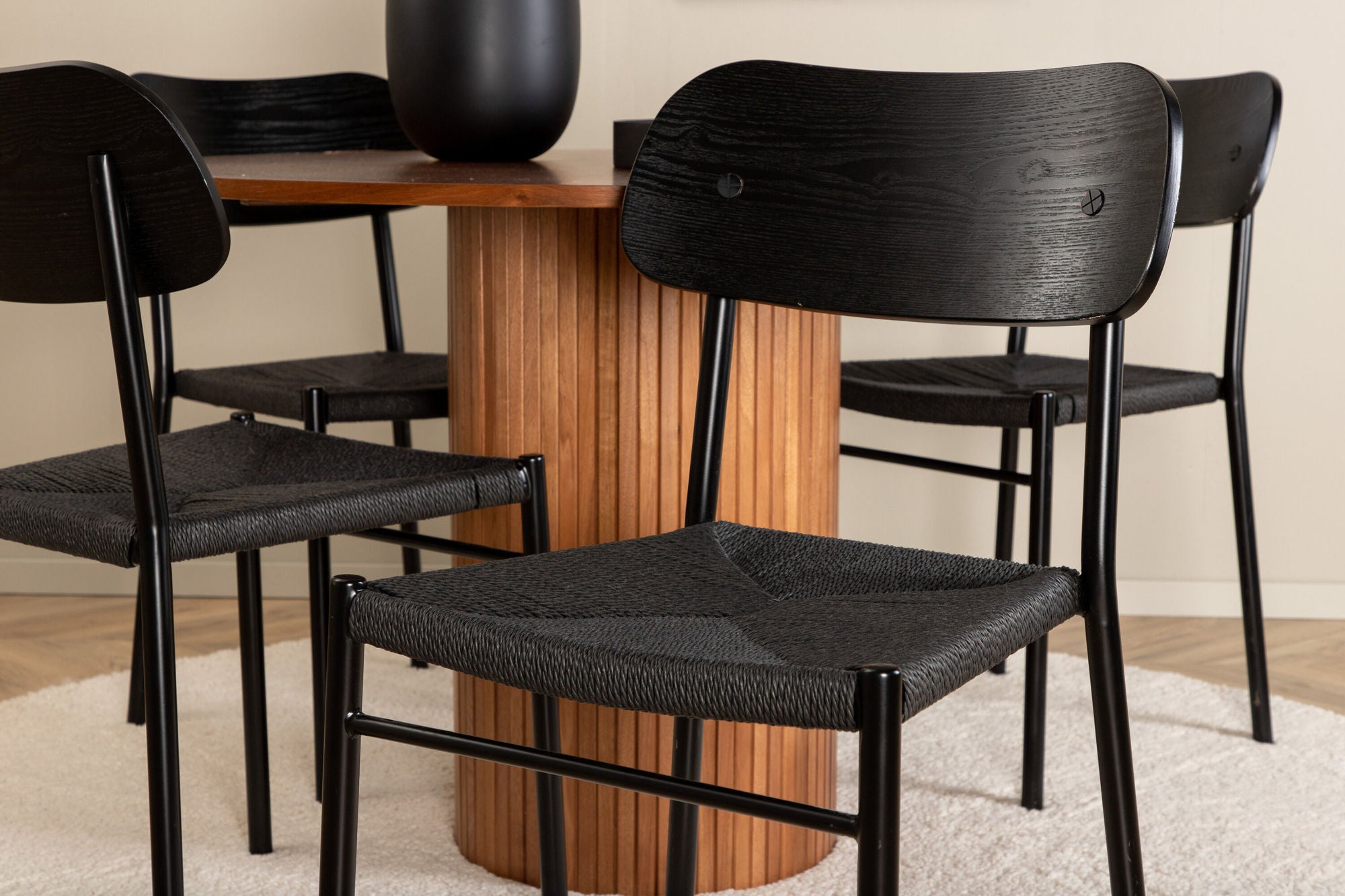 Venture Home Bianca rund spisebord - Walnut / Walnut Veneer +Polly Spisebordsstol 2-pack - Black / Black _4