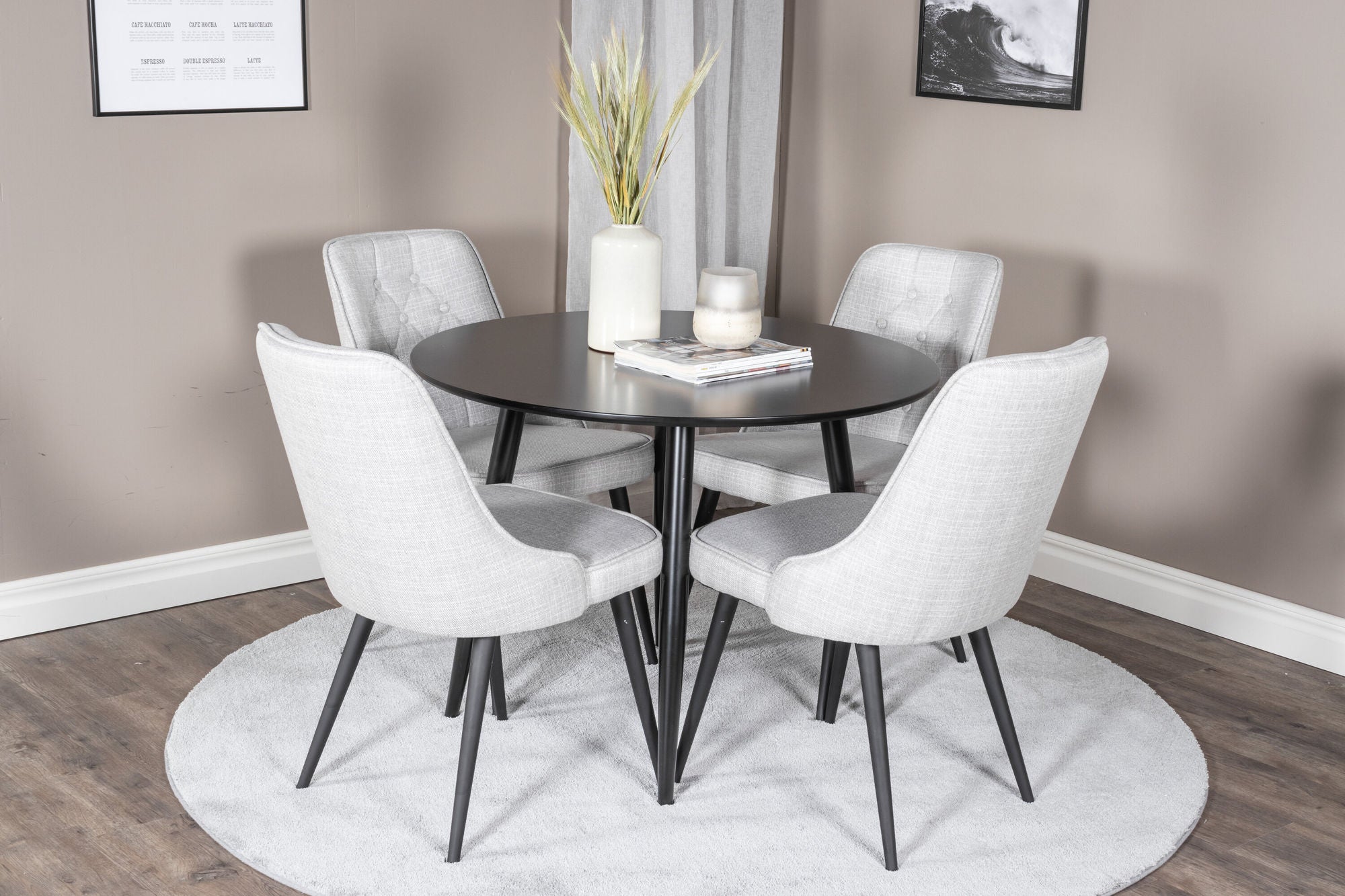 Venture Home Plaza Runt Matbord - Svart / Svart - ø100*H75 +Velvet Deluxe Spisebordsstol - Black Legs - Light Grey Fabric _4