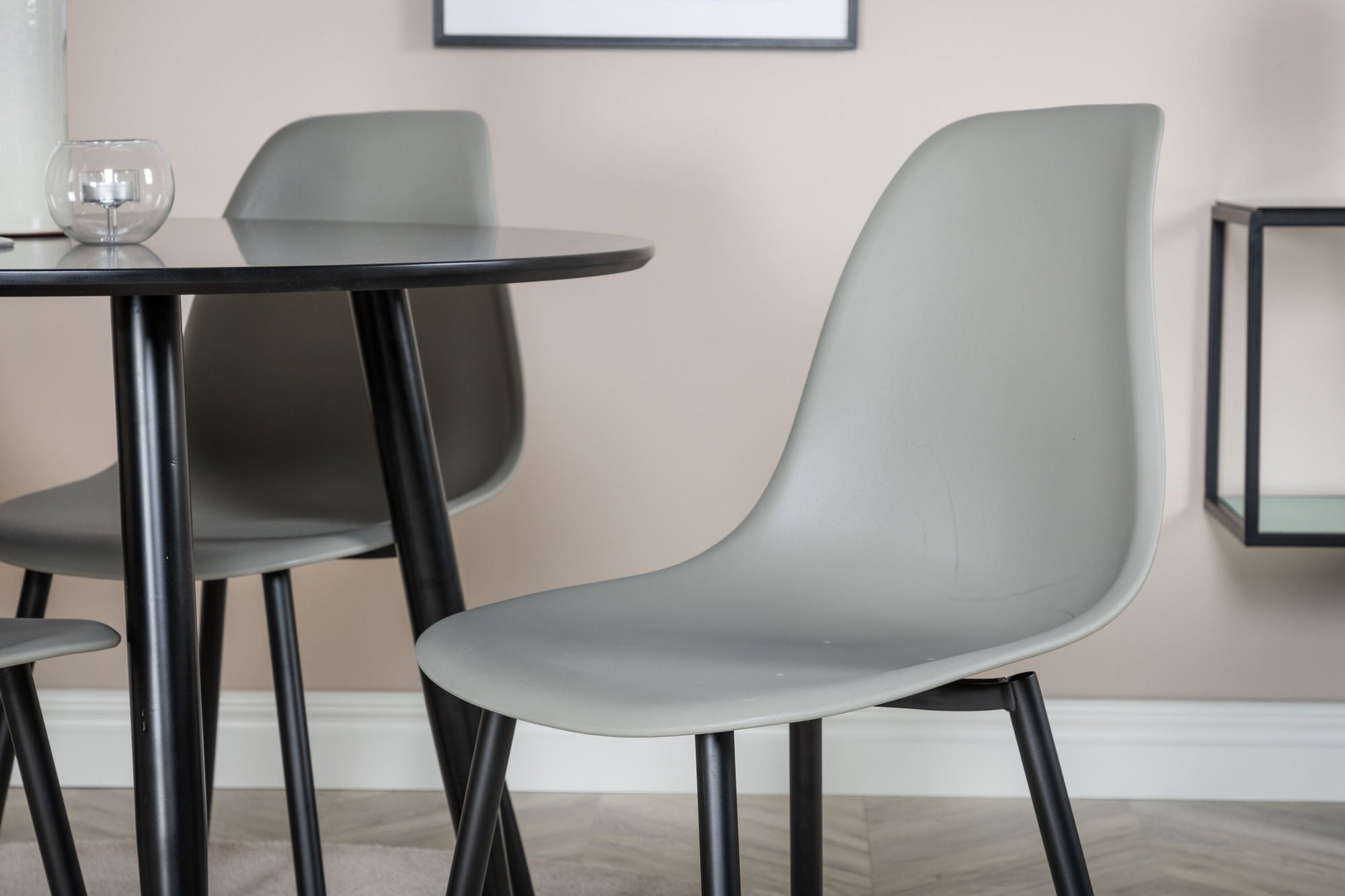 Venture Home Plaza Runt Matbord - Svart / Svart - ø100*H75 +Polar Plastic Spisebordsstol - Black Legs / Grey Plastic _4