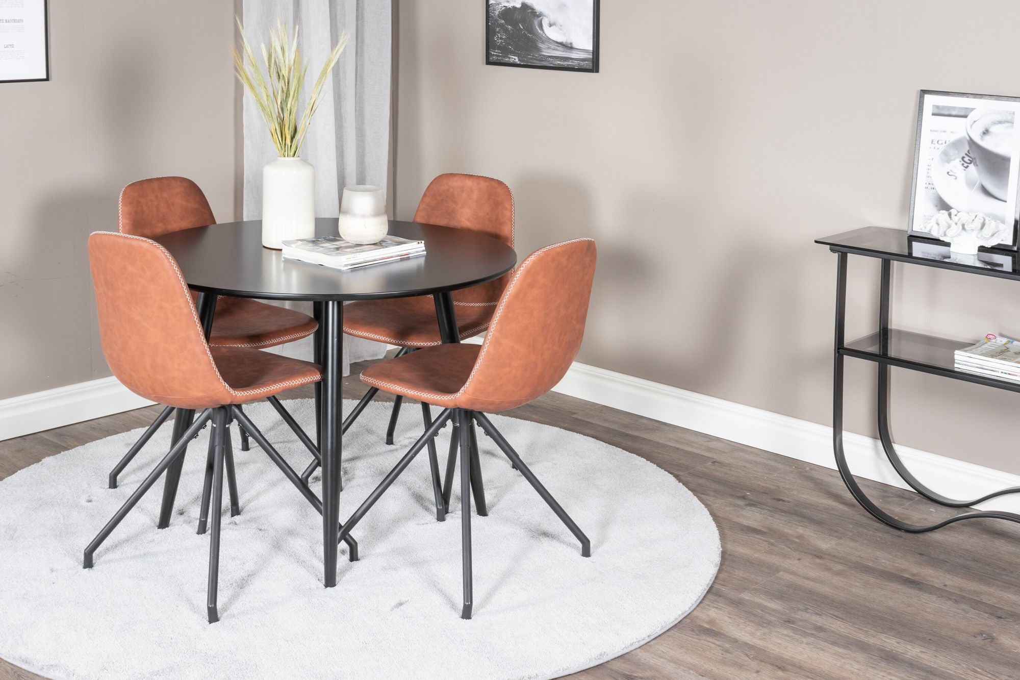 Venture Home Plaza Runt Matbord - Svart / Svart - ø100*H75 +Polar Spisebordsstol with Spin function - black Legs - Brown PU - White Stitches _4