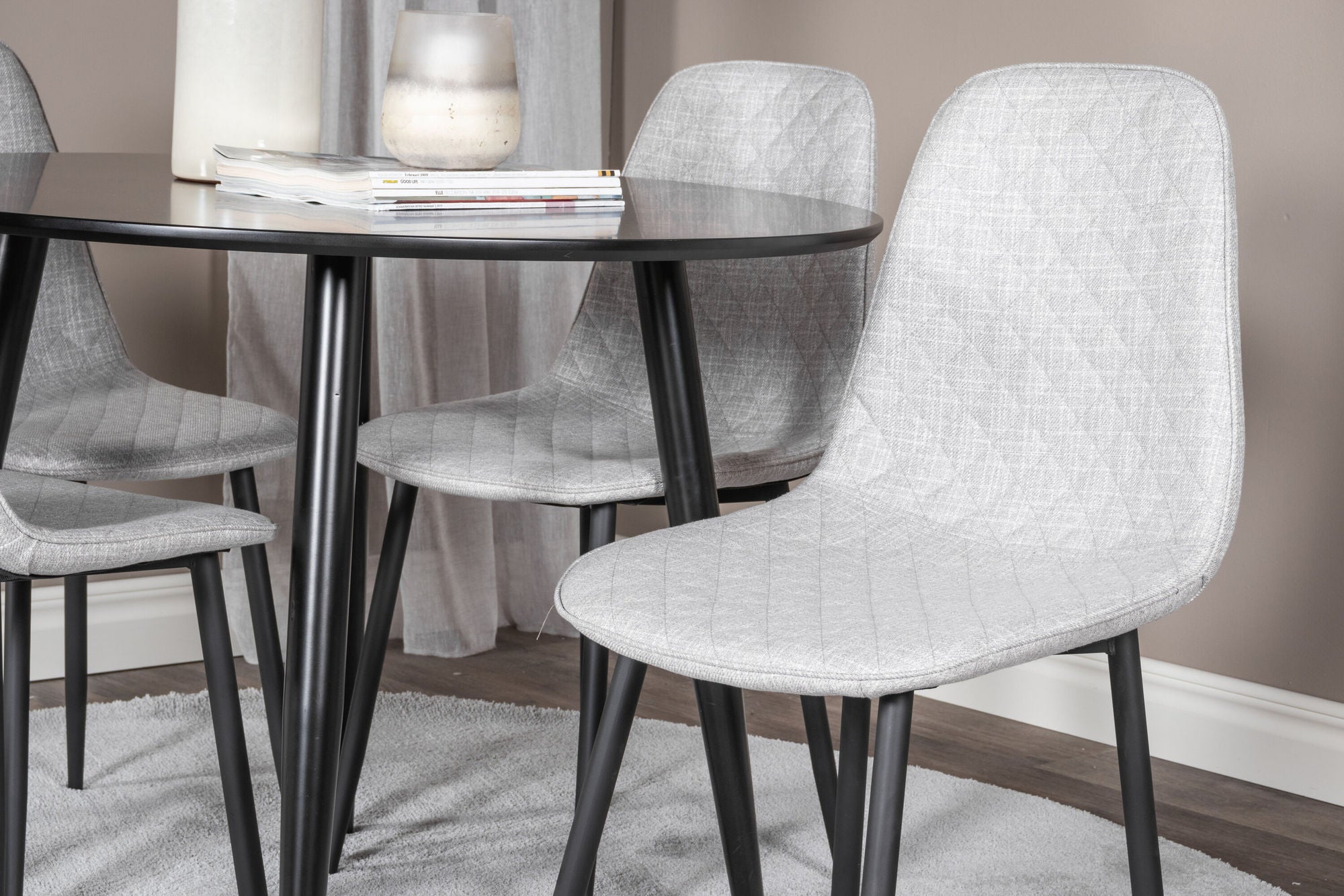 Venture Home Plaza Runt Matbord - Svart / Svart - ø100*H75 +Polar Diamond Spisebordsstol - Black Legs - Grey Fabric _4