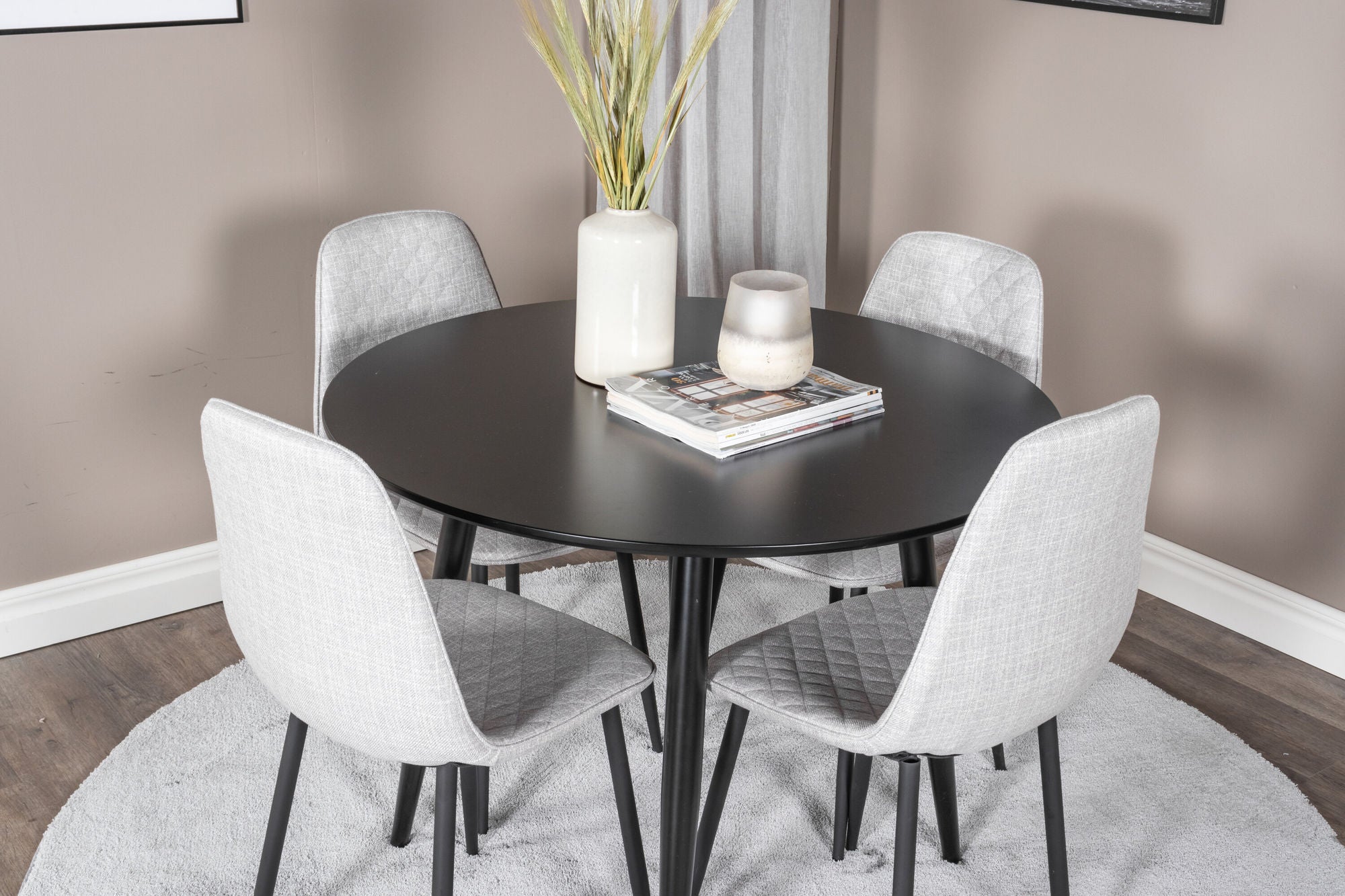 Venture Home Plaza Runt Matbord - Svart / Svart - ø100*H75 +Polar Diamond Spisebordsstol - Black Legs - Grey Fabric _4