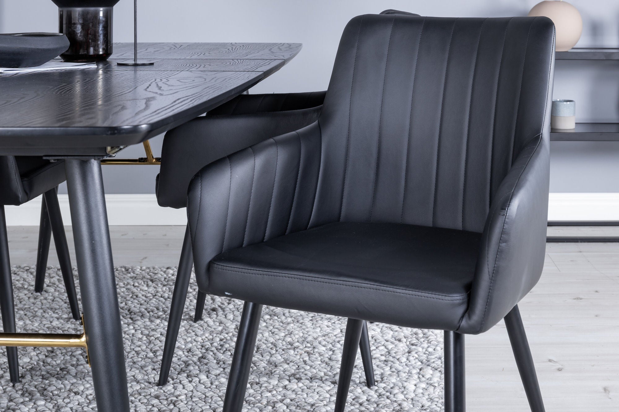 Venture Home Gold Extention bord - 180/220*85*H76 Black Veneer - Black legs - Brass details +Comfort - Dining chair 2-pack - black/Black _4
