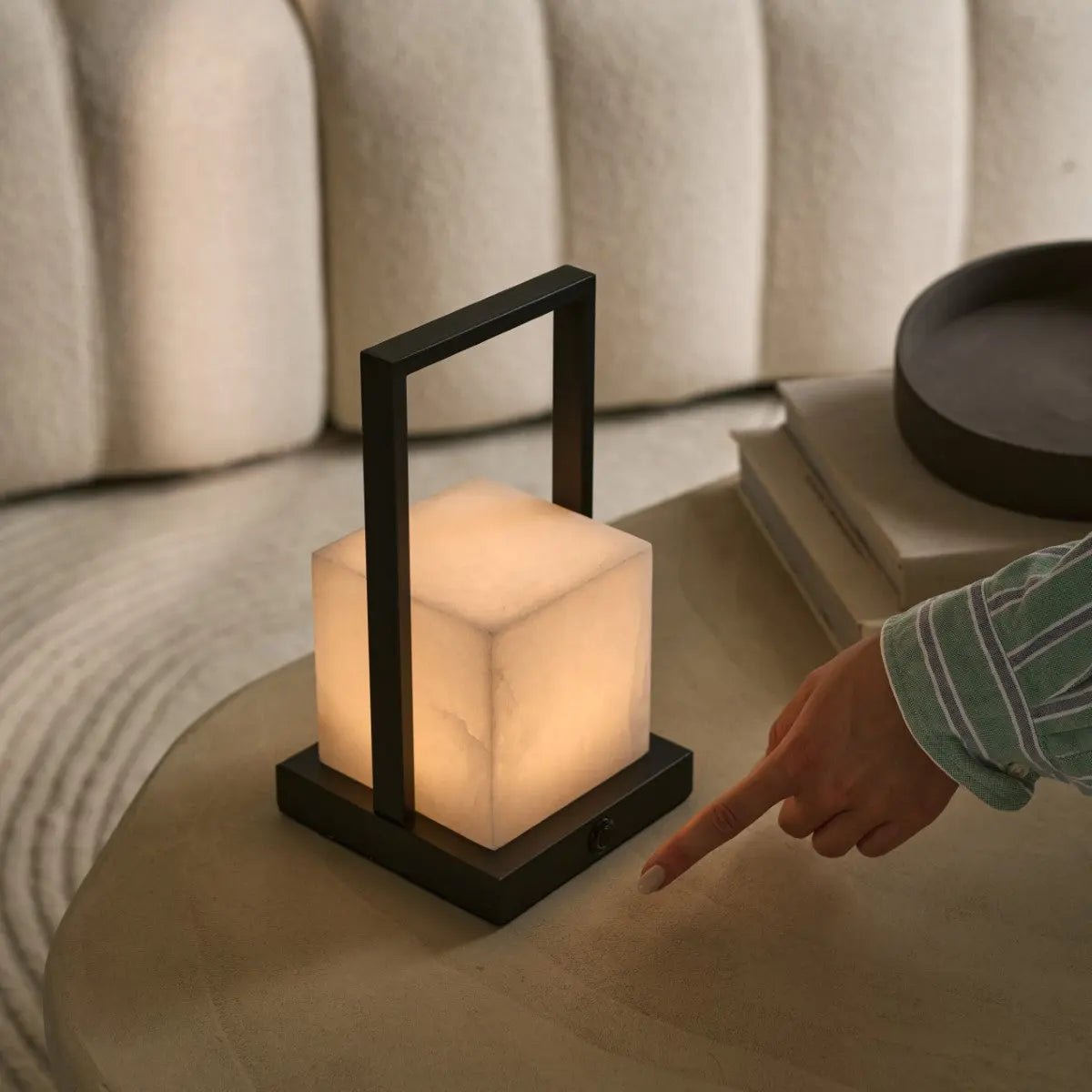 Nola Alabaster Genopladelig Bordlampe