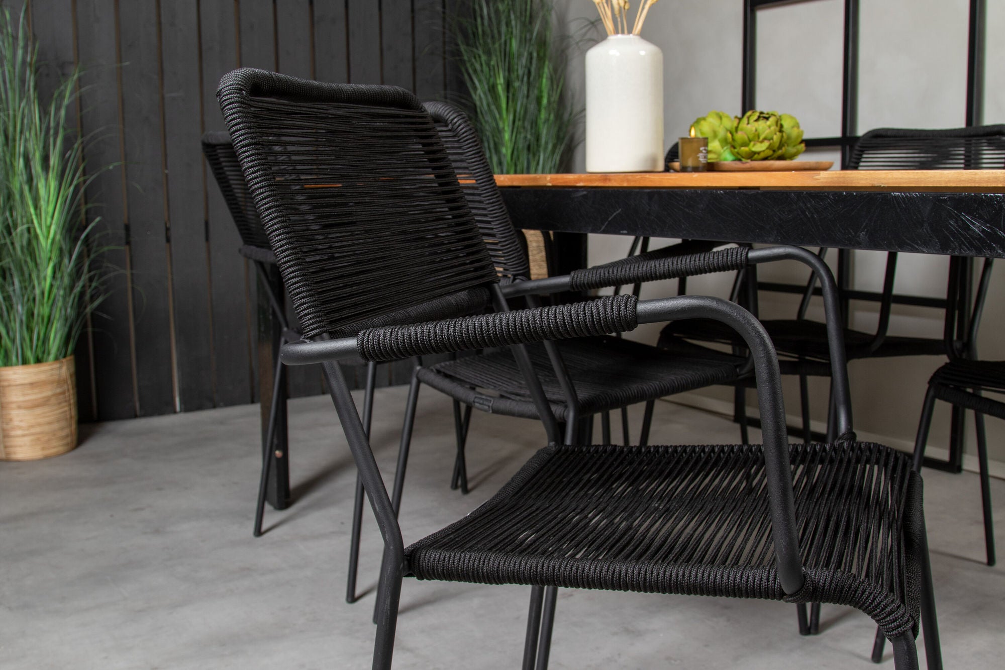 Venture Home Bois spisebord 200*100cm - Black Legs / Acacia +Lindos Armchair - Black Alu